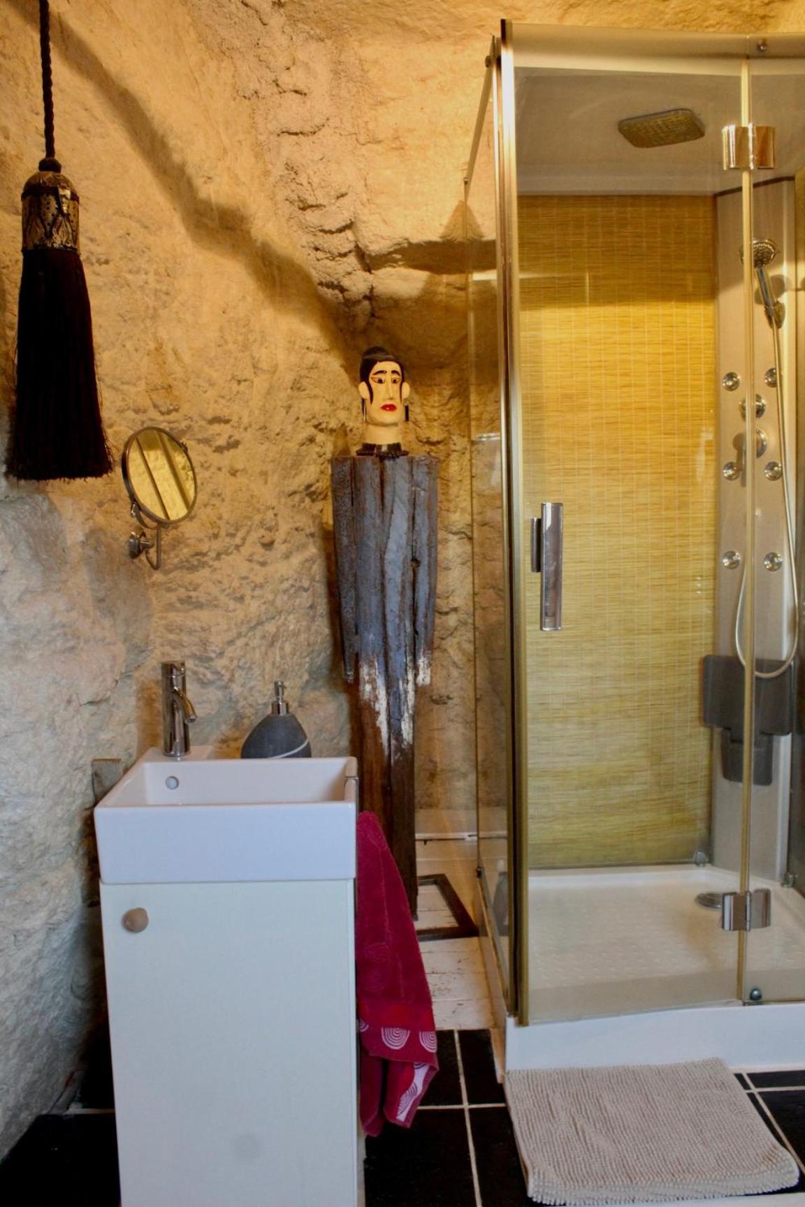 Troglodyte Loft Bed & Breakfast Thore-la-Rochette Exterior photo